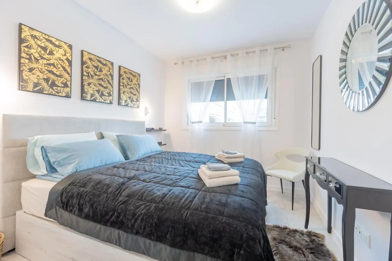 Apartment Marbella Luxury Brand New 2-Bedroom Apartment, 3 Min Walk To The Beach!