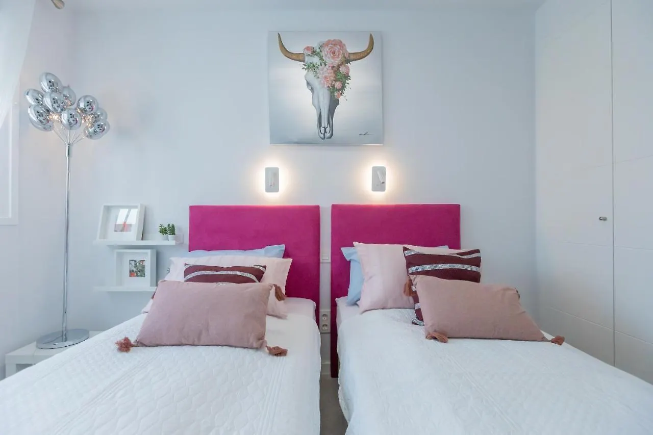 Marbella Luxury Brand New 2-Bedroom Apartment, 3 Min Walk To The Beach!